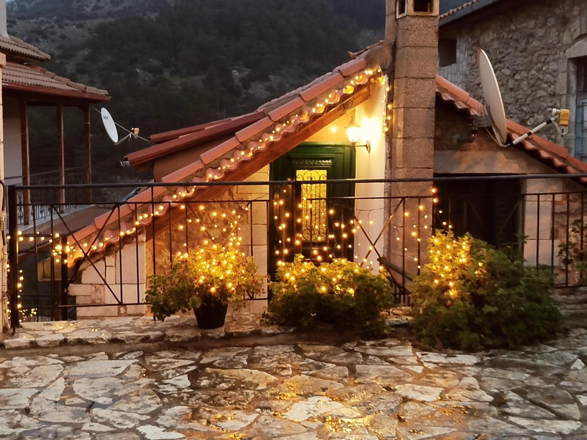 Kristi'S Homes - "Beautiful Attic" In ดีมิตซานา ภายนอก รูปภาพ